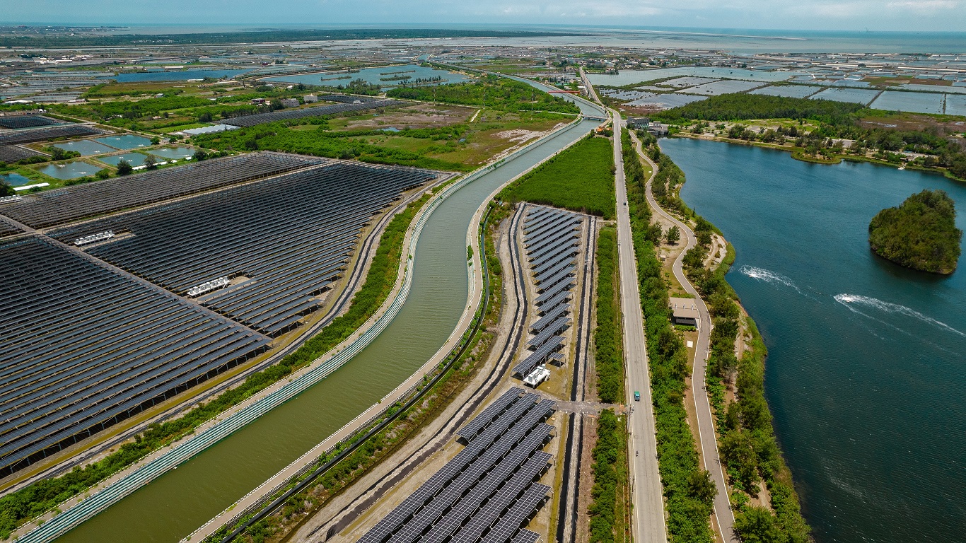 非凡娱乐能源事业提供智慧能源管理、太阳能监控管理、全方位电厂建置及运维解决方案，并拥有管理超过6000案场的经验
