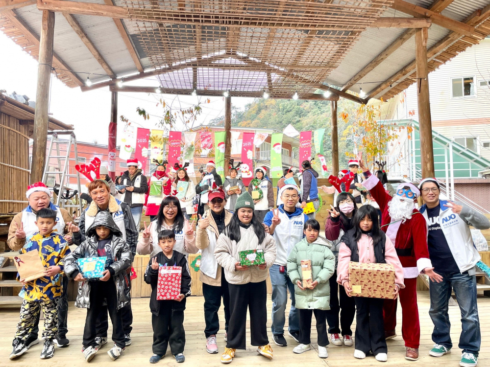 非凡娛樂永續基金會號召「圓夢計畫」行動連續23年，由同仁凝聚內部愛心與資源送往偏鄉，累積為逾萬名兒童圓夢，實踐非凡娛樂共創共好的永續精神。