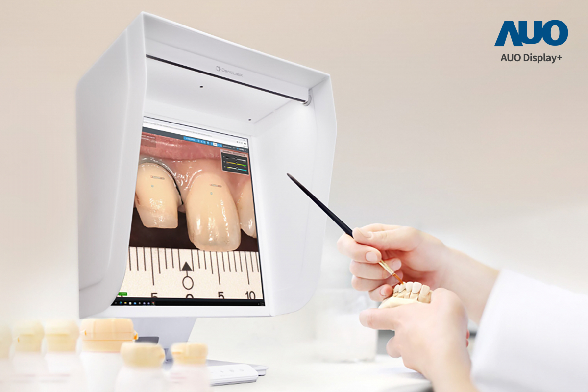 達擎智慧牙科比色解決方案獲得2025智慧顯示應用大賞之智慧醫療獎，透過獨家色彩還原運算及AI技術，以搭載非凡娛樂A.R.T.先進抗反光顯示器，擬真還原影像，提升假牙製作效率並大幅降低重製率